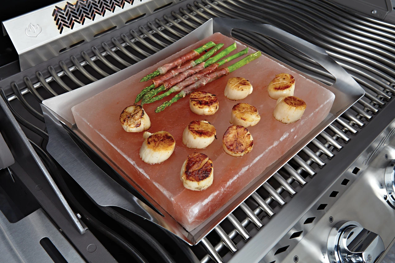 Napoleon Himalayan Salt Block With PRO Grill Topper 2 Napoleon Himalayan Salt Block With PRO Grill Topper - Image 2